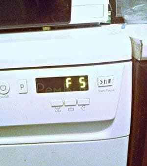 Ошибка F5 в посудомоечной машине Hotpoint-Ariston